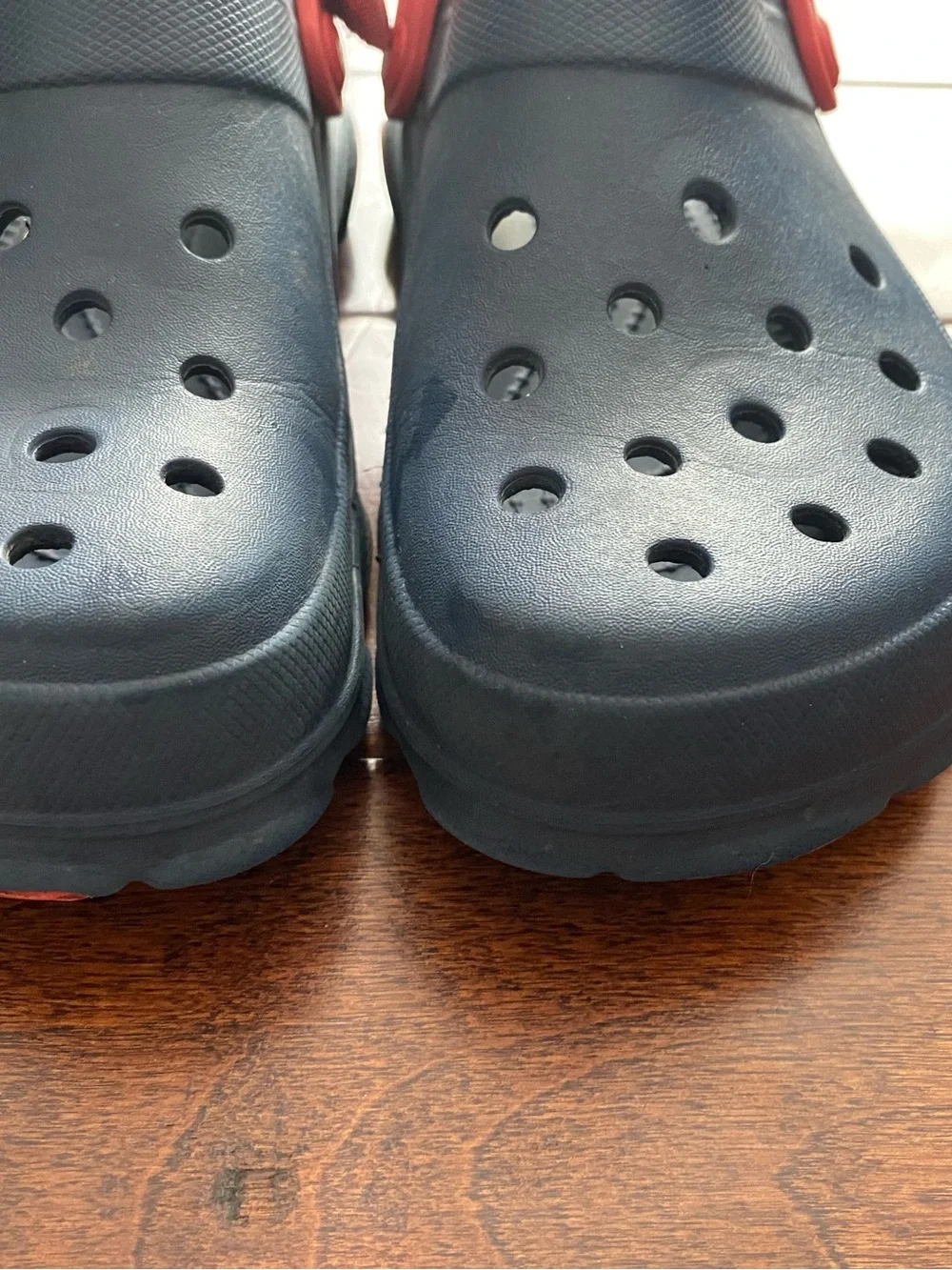 Crocs Kids Classic All-Terrain Clog Navy Blue / Red Strap - Size Junior J6